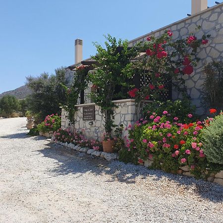 cottage du soleil Makrýgialos Eksteriør billede